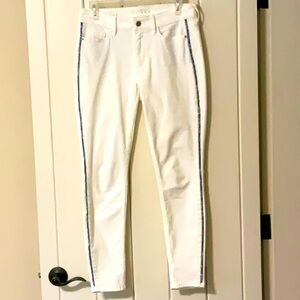 WHBM. The Skinny Ankle” white jeans with blue/silver detail. Size 4